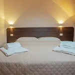 I Lamioni - & 4*